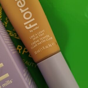 Florence By Mills Like A Light Skin Tint MO90